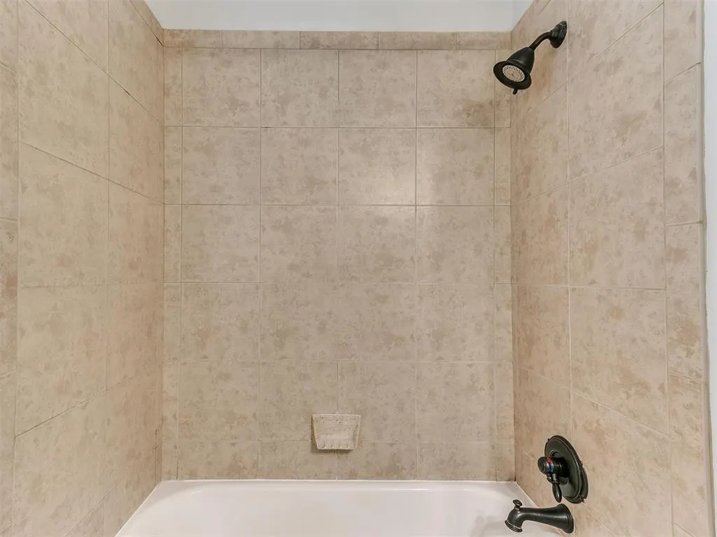 Photo 11 — 7609 Harold Drive, Yukon, OK 73099