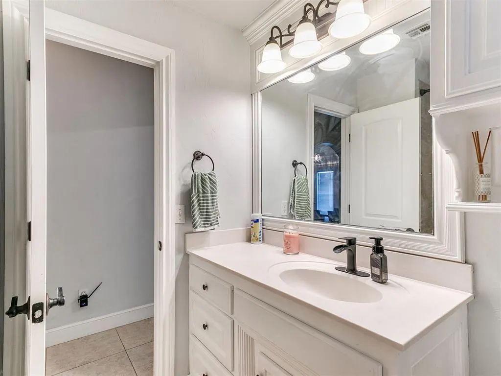 Photo 12 — 7609 Harold Drive, Yukon, OK 73099
