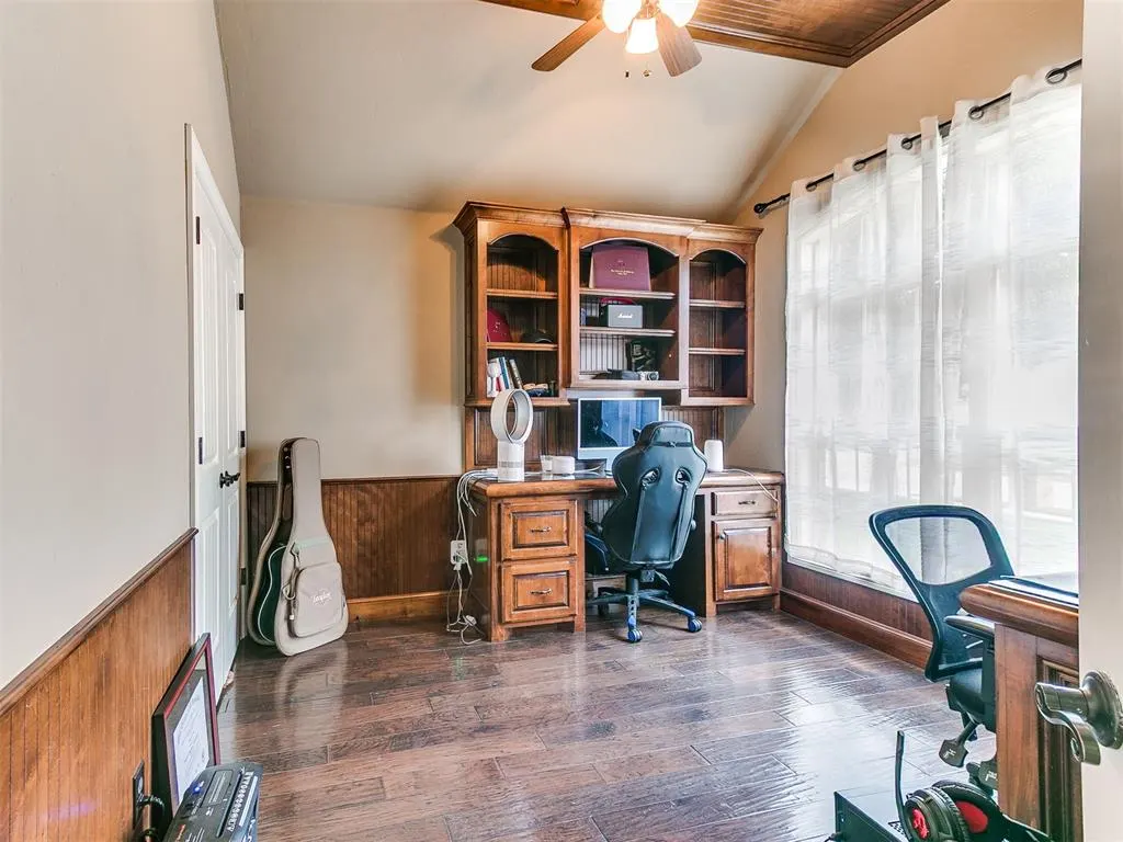 Photo 6 — 7609 Harold Drive, Yukon, OK 73099