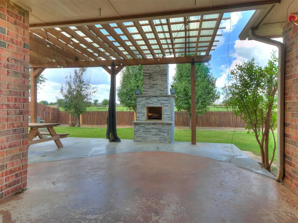 Photo 5 — 7609 Harold Drive, Yukon, OK 73099
