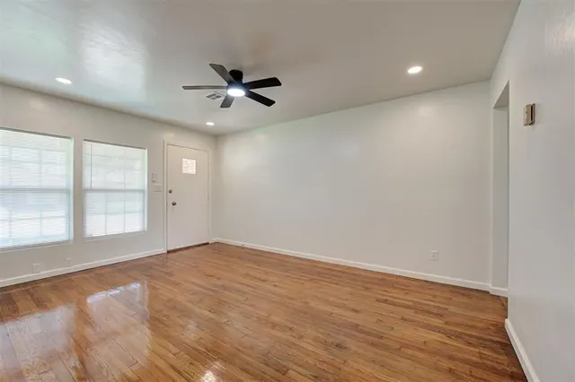 Photo 5 — 2837 SW 53rd Street, Oklahoma City, OK 73119