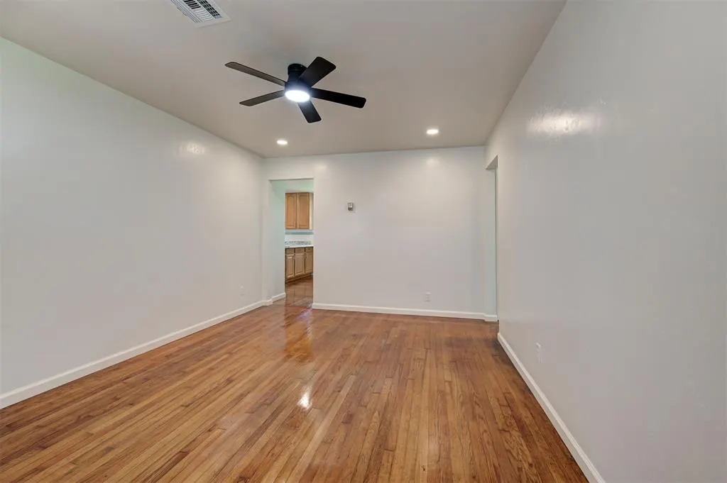 Photo 7 — 2837 SW 53rd Street, Oklahoma City, OK 73119