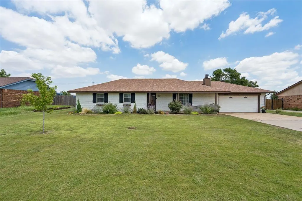 Front exterior — 2111 Van Buren Avenue, Piedmont, OK 73078