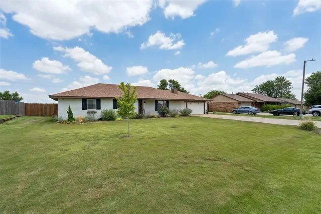 Photo 2 — 2111 Van Buren Avenue, Piedmont, OK 73078