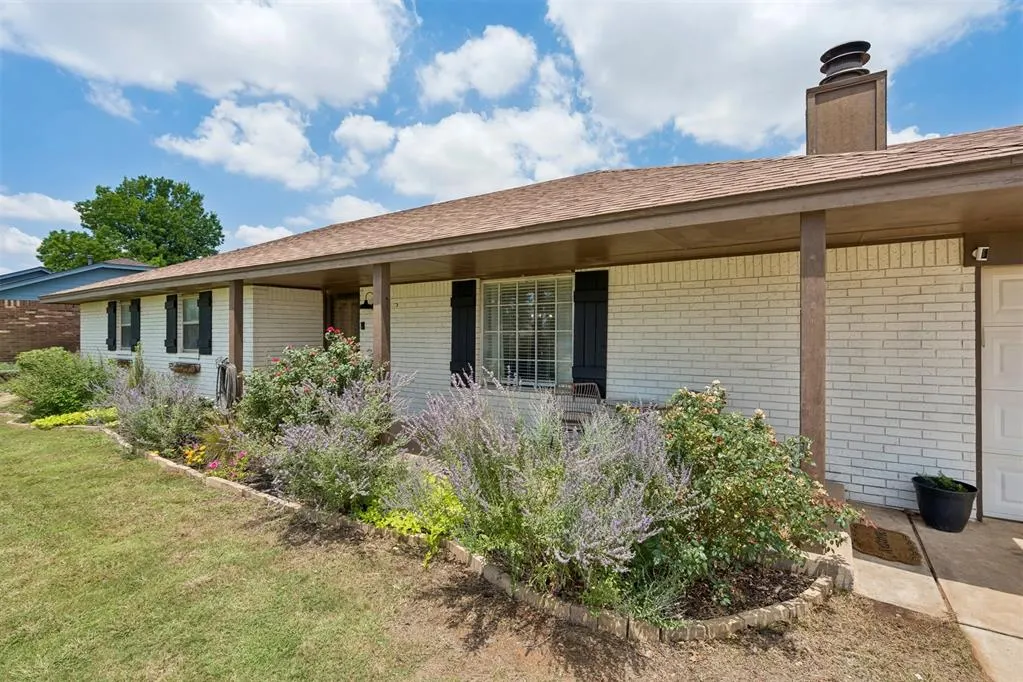 Photo 3 — 2111 Van Buren Avenue, Piedmont, OK 73078