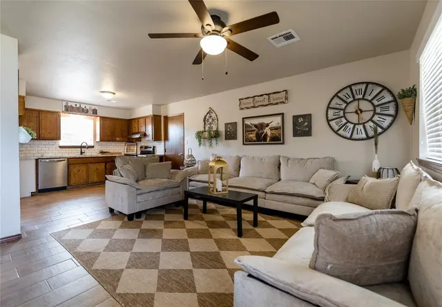 Photo 2 — 1402 Sherry Court, Elk City, OK 73644