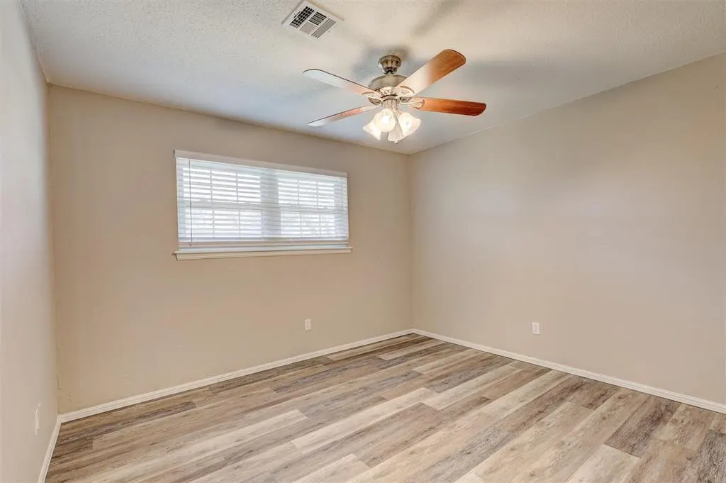 Photo 32 — 206 Del Mar Drive, Yukon, OK 73099