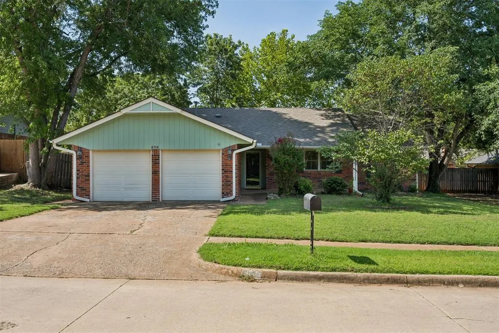 Front exterior — 510 Leaning Elm Drive, Norman, OK 73071