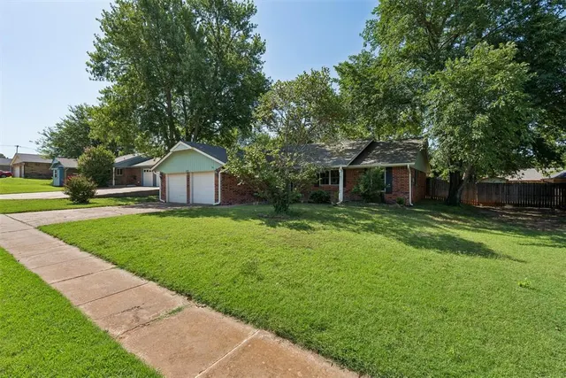 Photo 4 — 510 Leaning Elm Drive, Norman, OK 73071