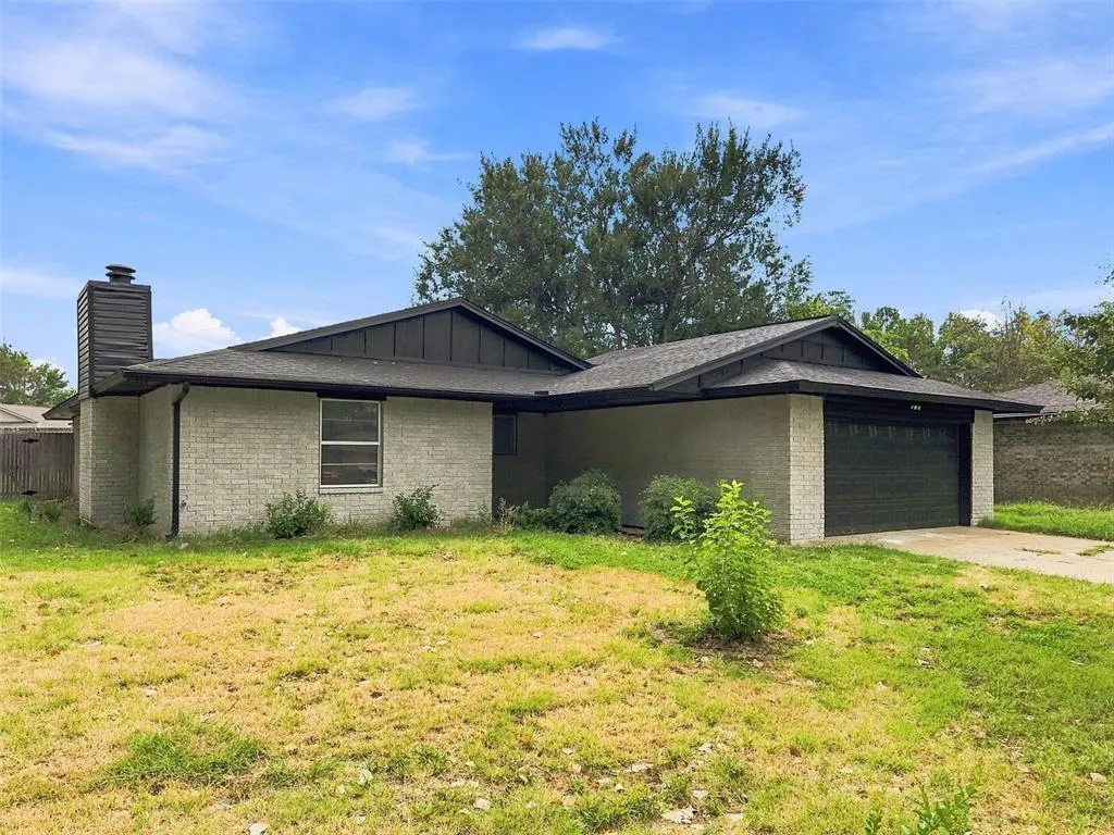 Photo 2 — 101 Gayla Street, Shawnee, OK 74804