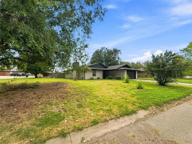 Photo 4 — 101 Gayla Street, Shawnee, OK 74804