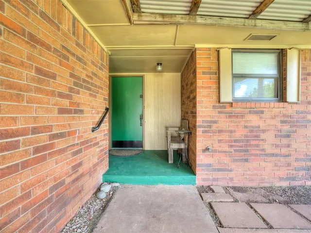 Photo 4 — 741 W Elder Drive, Mustang, OK 73064