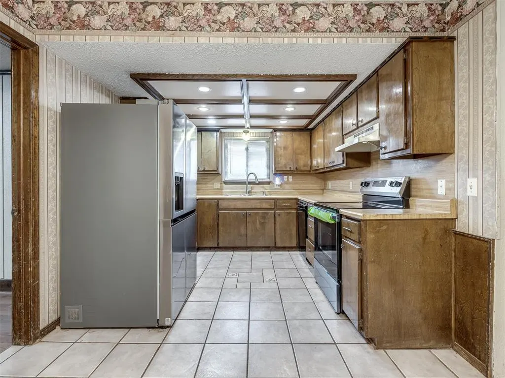 Photo 12 — 741 W Elder Drive, Mustang, OK 73064