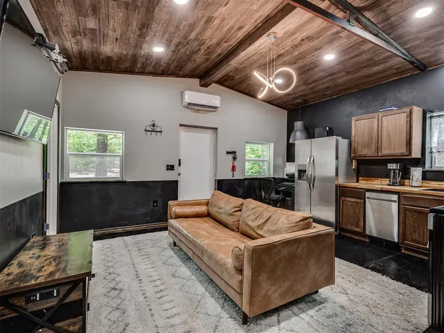 Photo 4 — 17800 E Indian Hills Road, Newalla, OK 74857