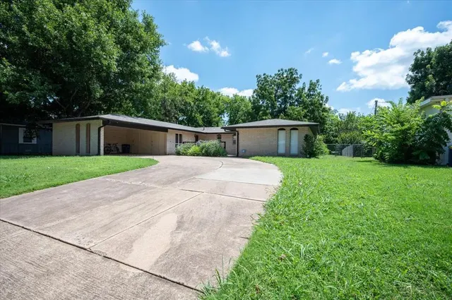 Photo 2 — 607 S Willis Street 607 & 609, Stillwater, OK 74074