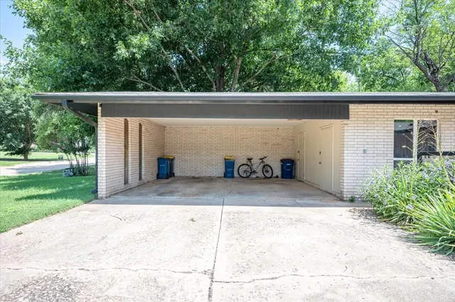 Photo 5 — 607 S Willis Street 607 & 609, Stillwater, OK 74074