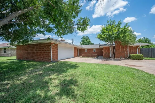 Photo 3 — 1509 N Hartford Street 1509 & 1511, Stillwater, OK 74075