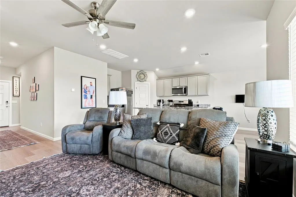 Photo 4 — 4117 Sara Park Drive, Mustang, OK 73064