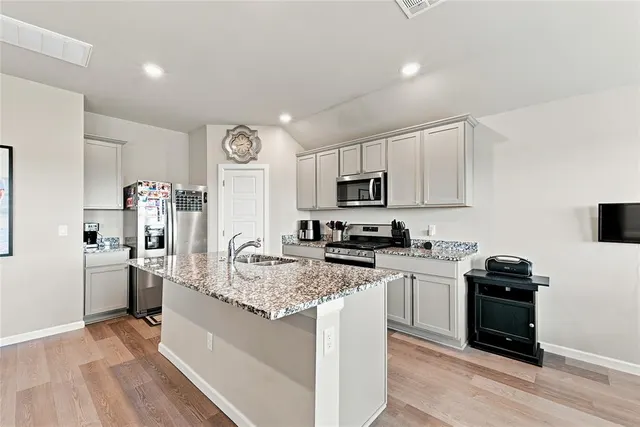 Photo 5 — 4117 Sara Park Drive, Mustang, OK 73064