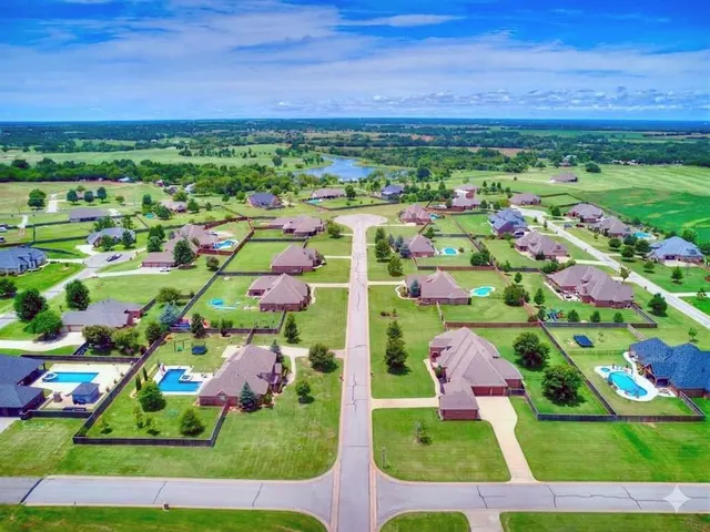 Photo 2 — 410 Taylam Road, Goldsby, OK 73093