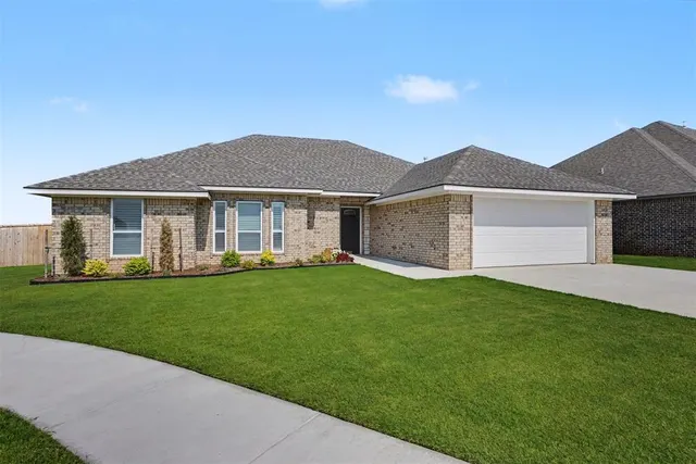 Photo 3 — 3320 Continental Court, Altus, OK 73521