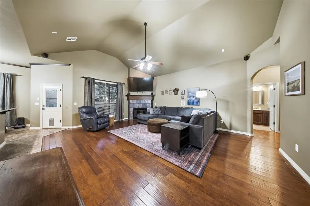 Photo 2 — 2425 Glenmere Drive, Edmond, OK 73003