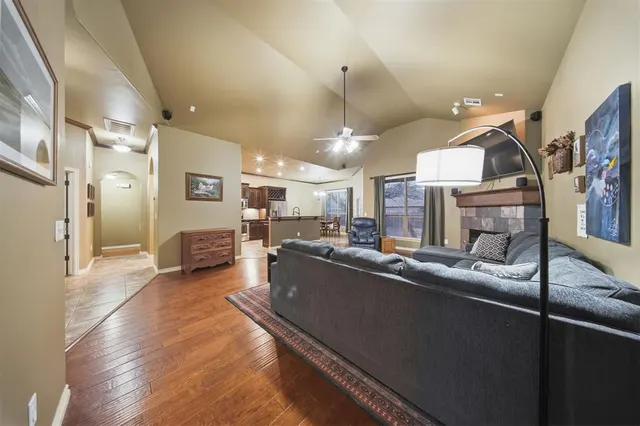 Photo 3 — 2425 Glenmere Drive, Edmond, OK 73003