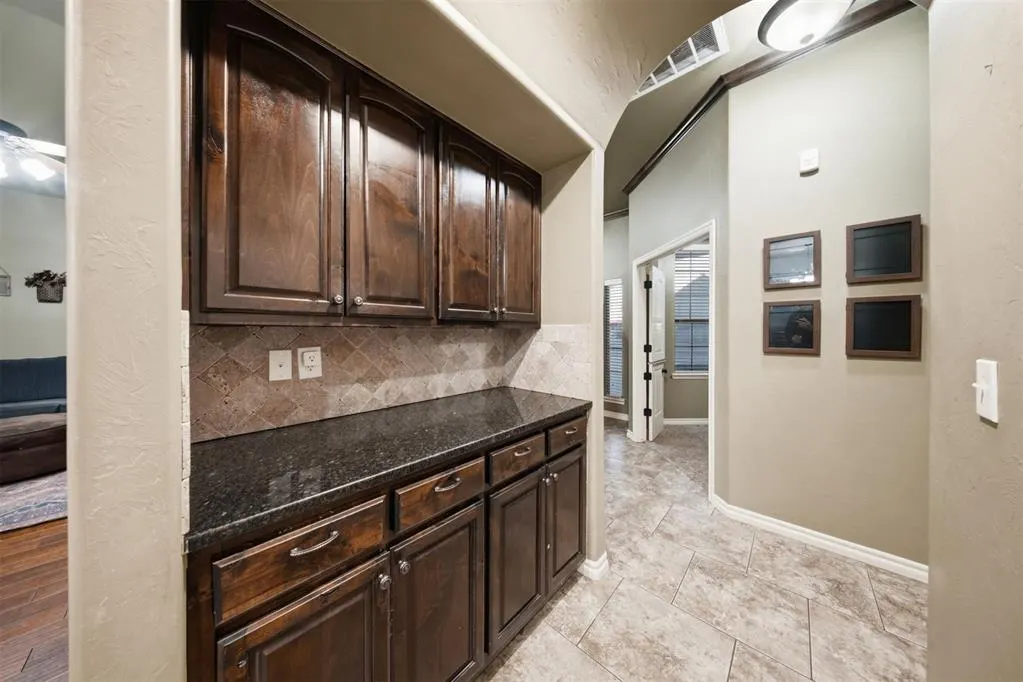 Photo 17 — 2425 Glenmere Drive, Edmond, OK 73003