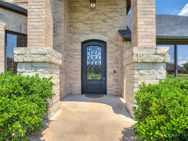 Photo 7 — 17400 Barrington Hills Lane, Edmond, OK 73012