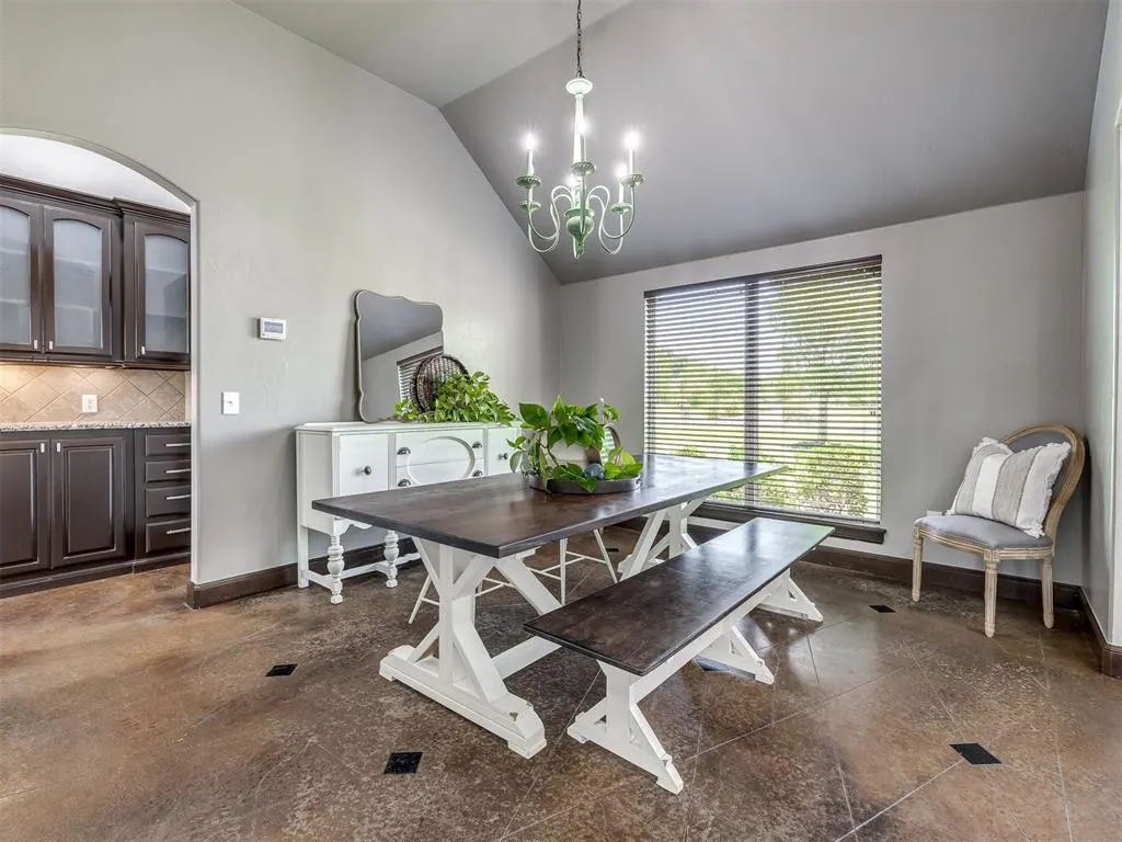 Photo 12 — 17400 Barrington Hills Lane, Edmond, OK 73012