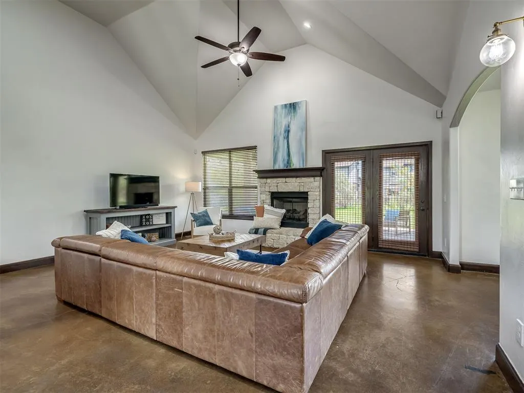 Photo 16 — 17400 Barrington Hills Lane, Edmond, OK 73012