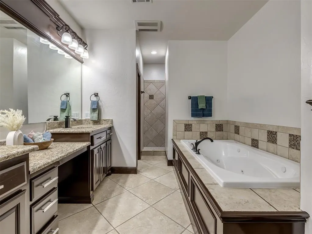 Photo 33 — 17400 Barrington Hills Lane, Edmond, OK 73012