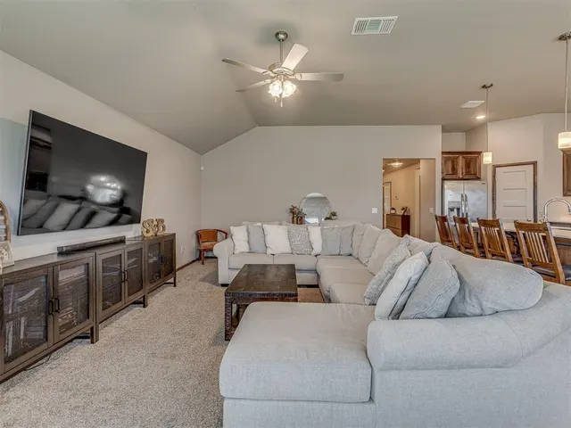 Photo 4 — 10701 NW 20th Street, Yukon, OK 73099