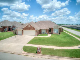 Sold home at 3840 Pachem Avenue