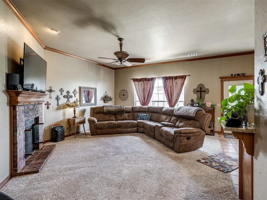 Photo 4 — 3840 Pachem Avenue, Harrah, OK 73045