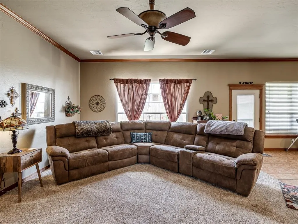 Photo 5 — 3840 Pachem Avenue, Harrah, OK 73045