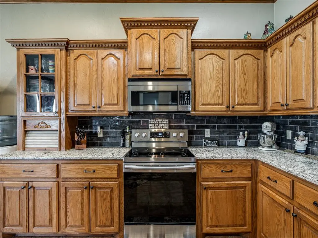 Photo 12 — 3840 Pachem Avenue, Harrah, OK 73045