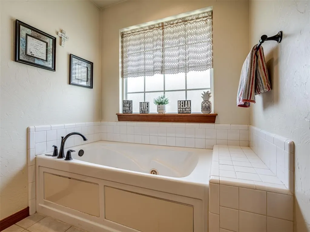 Photo 21 — 3840 Pachem Avenue, Harrah, OK 73045