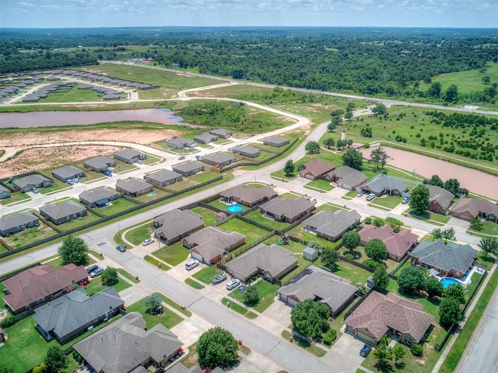 Photo 44 — 3840 Pachem Avenue, Harrah, OK 73045
