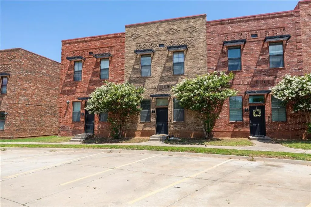 Front exterior — 375 Triad Village Drive 14, Norman, OK 73071