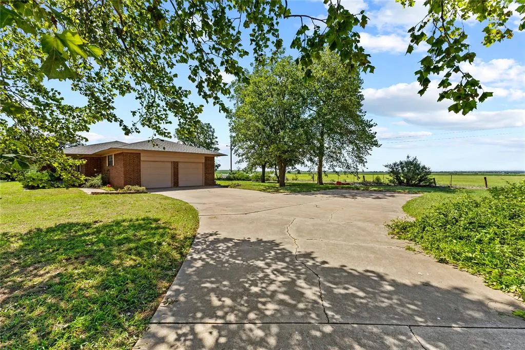 Photo 3 — 10190 County Road 1310, Fort Cobb, OK 73038