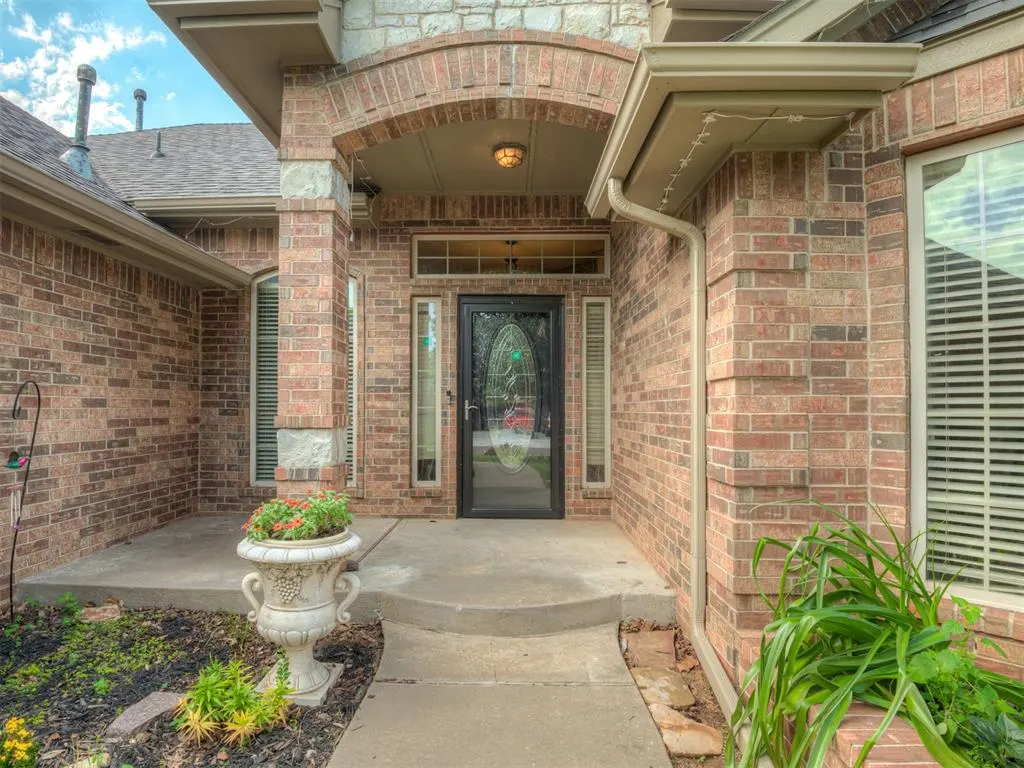 Photo 3 — 10700 NW 40th Street, Yukon, OK 73099