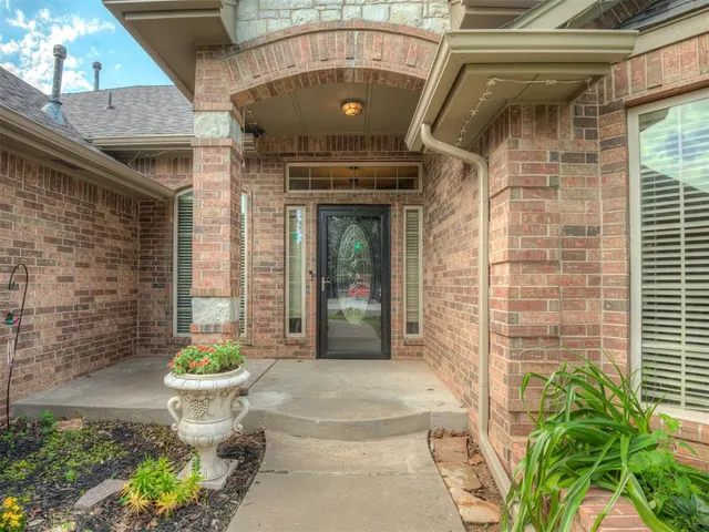 Photo 3 — 10700 NW 40th Street, Yukon, OK 73099