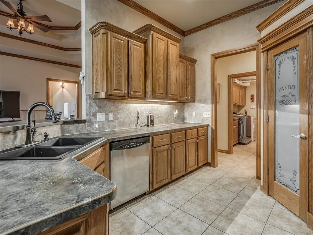 Photo 11 — 10700 NW 40th Street, Yukon, OK 73099