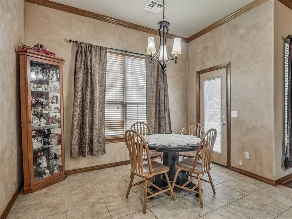 Photo 17 — 10700 NW 40th Street, Yukon, OK 73099