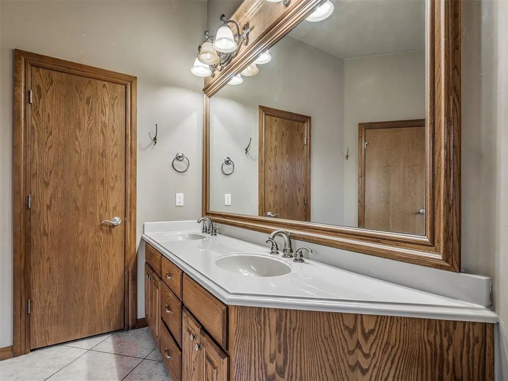 Photo 27 — 10700 NW 40th Street, Yukon, OK 73099