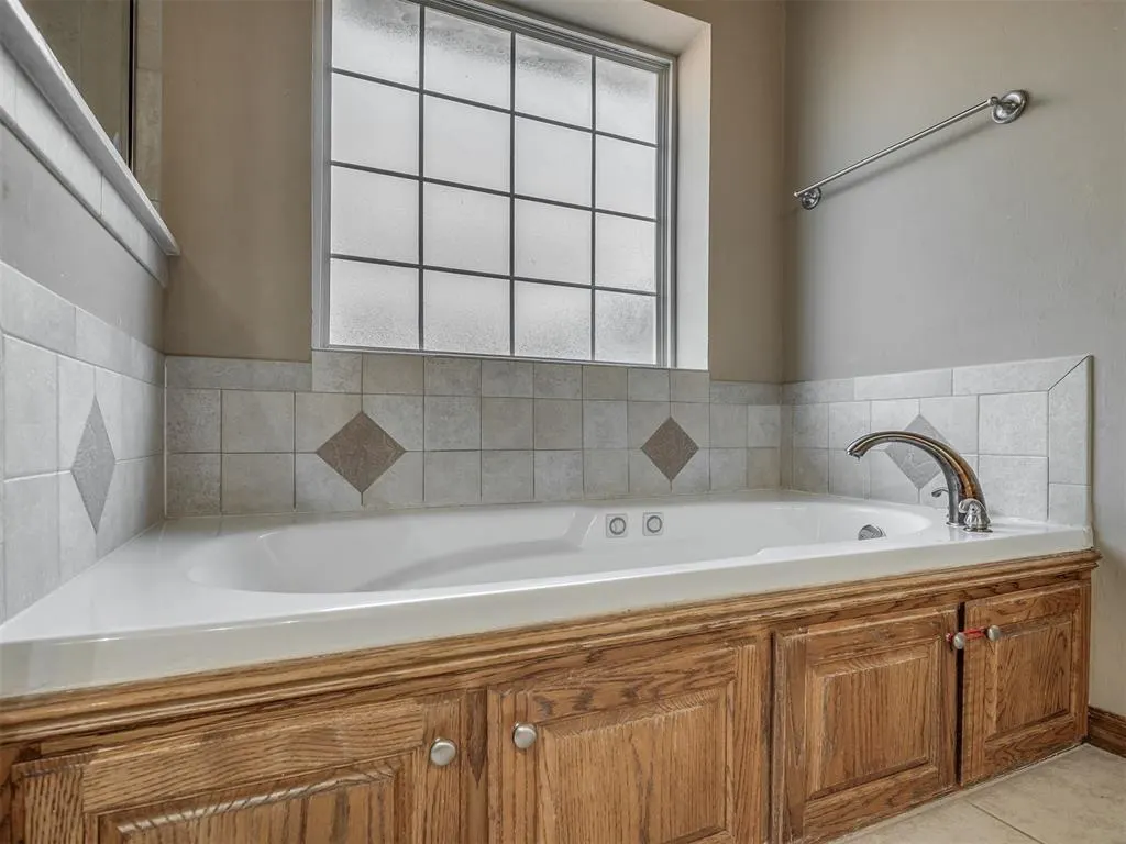 Photo 32 — 10700 NW 40th Street, Yukon, OK 73099