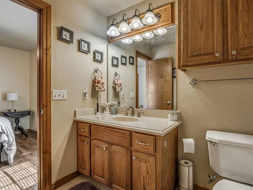 Photo 38 — 10700 NW 40th Street, Yukon, OK 73099