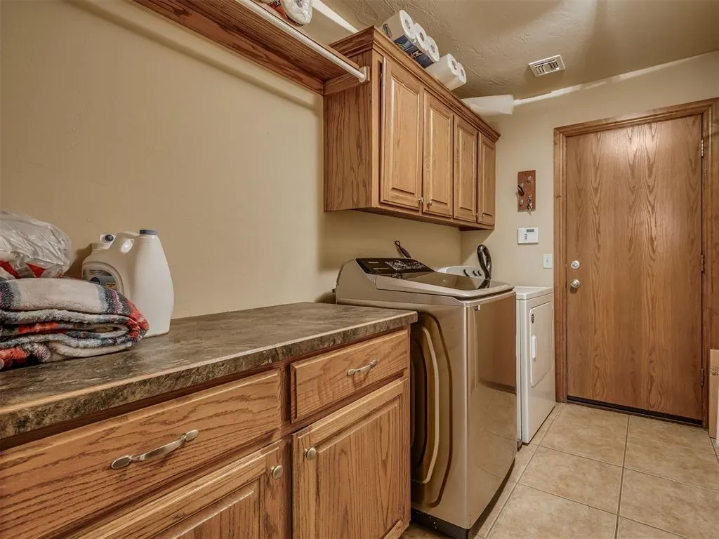 Photo 44 — 10700 NW 40th Street, Yukon, OK 73099