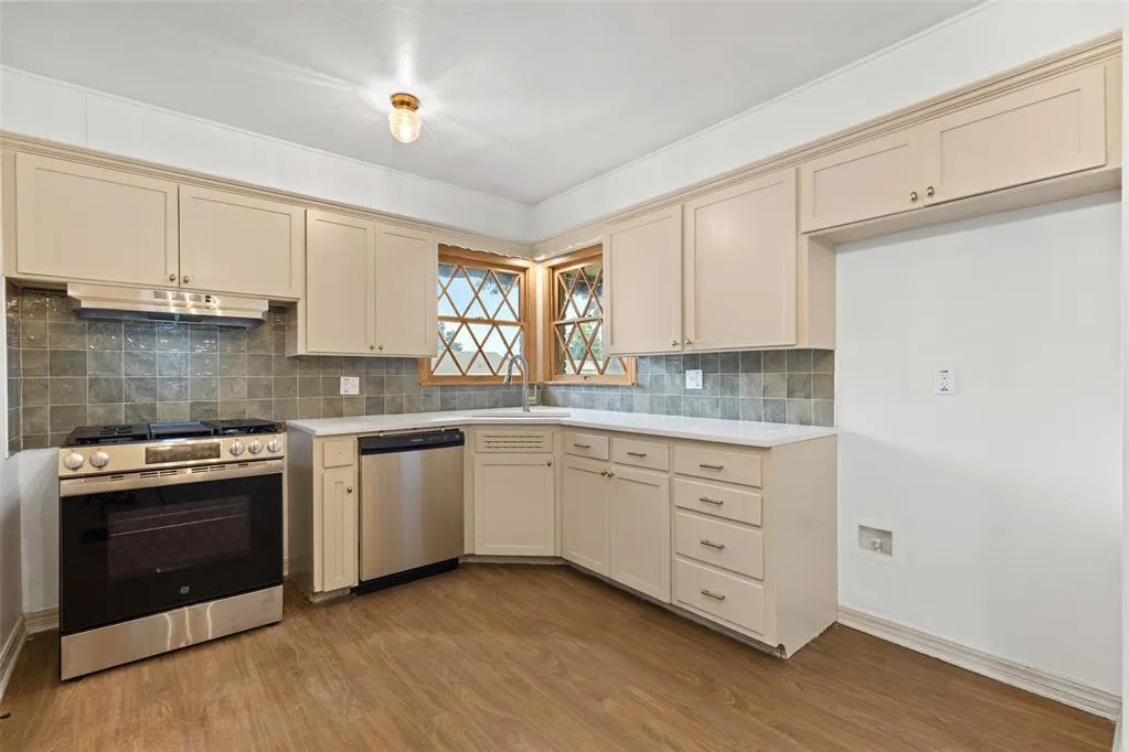 Photo 9 — 3016 Lakeside Drive, Oklahoma City, OK 73120